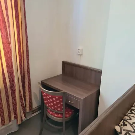 Global Hostel *